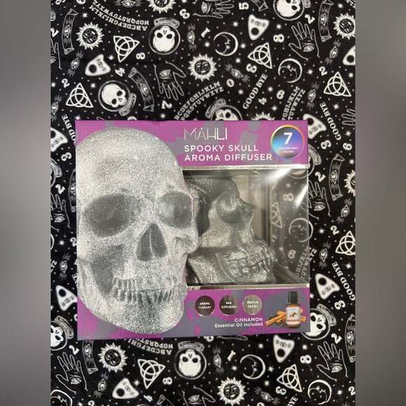 Mahli Spooky Glitter Skull Aroma Diffuser. New In Box - Picture 2 of 6
